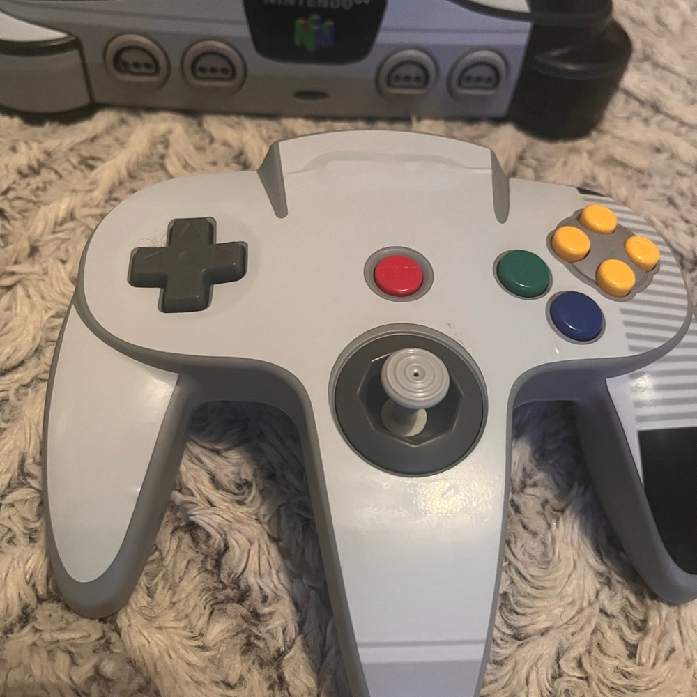 Nintendo 64 - Picture 3 of 5